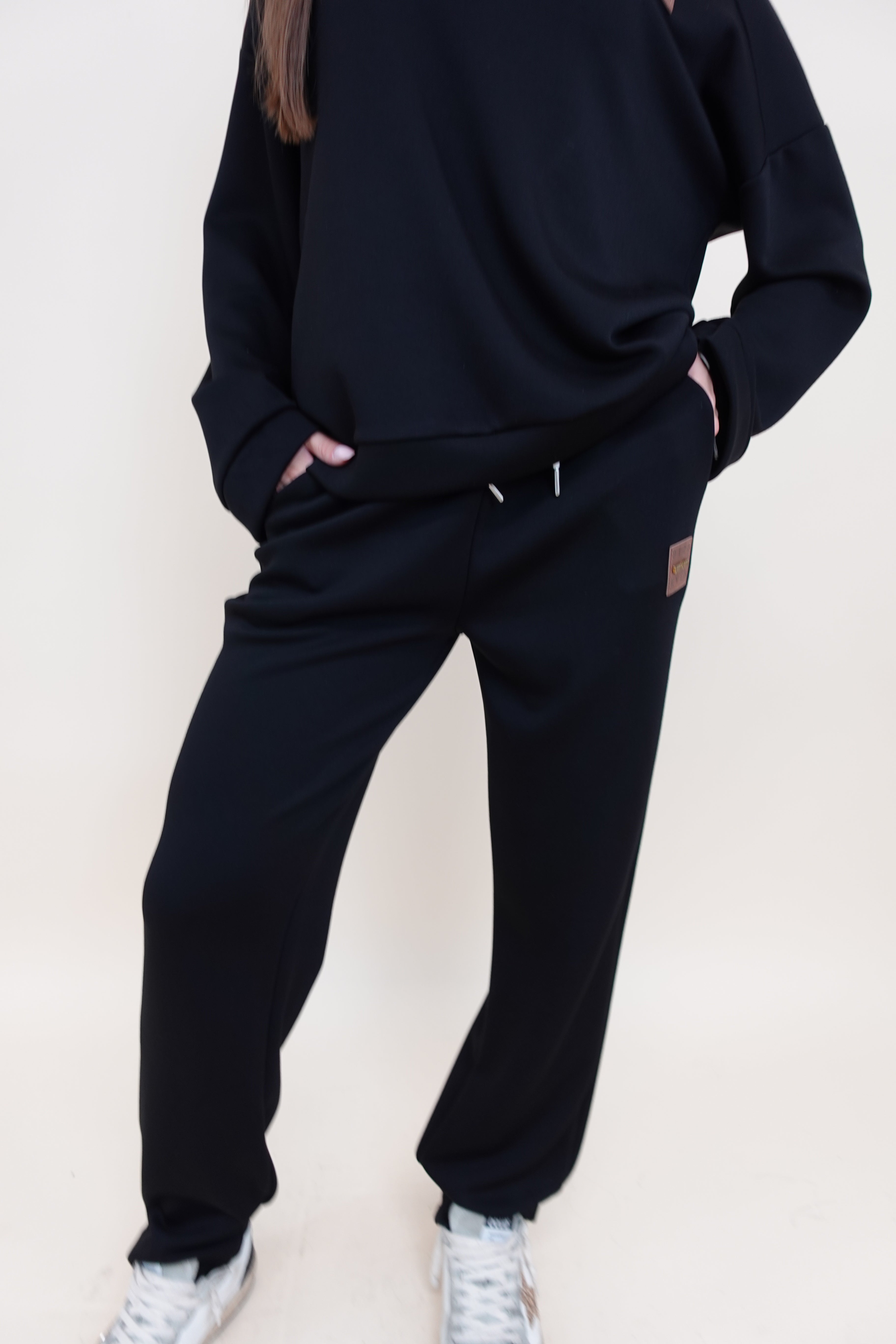 Tuta Aurora black